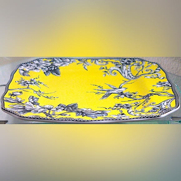 222 FIFTH ADELAIDE YELLOW SQUARE DINNER PLATE 11 INCH NEW BIRD - Picture 2 of 5